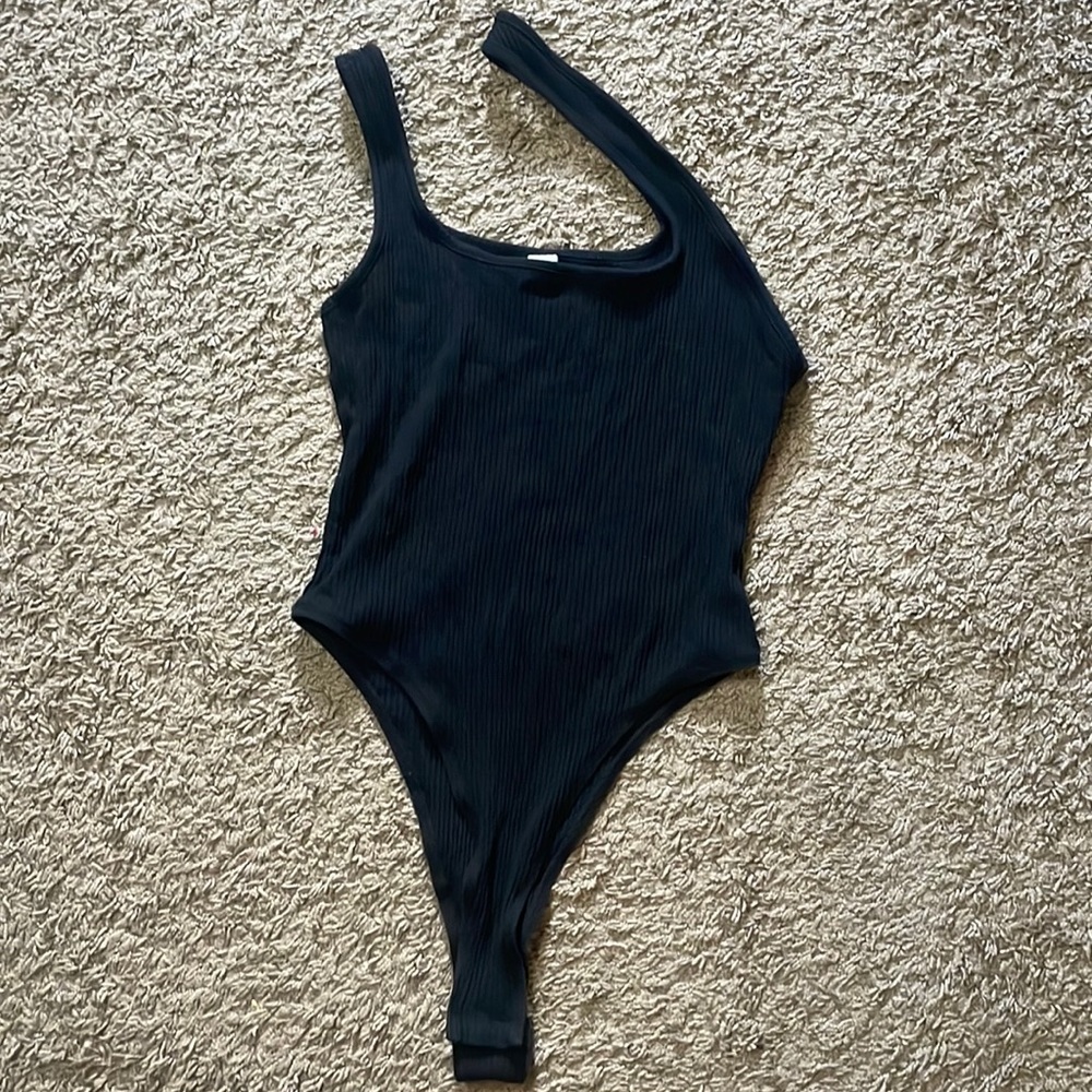 All black body suit